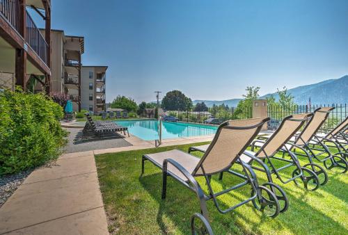 Lake Chelan Resort Condo Pool and Hot Tub Access!