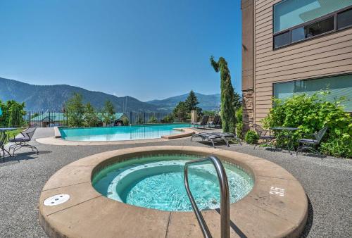 Lake Chelan Resort Condo Pool and Hot Tub Access!