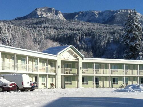 Ponderosa Motor Inn · Golden