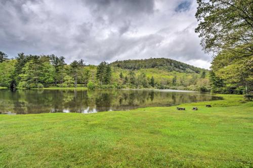 Cottage in Gated Community Hike, Fish, and Golf!