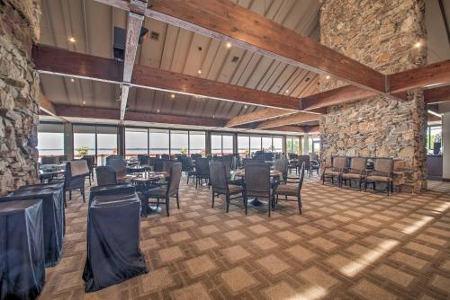 Golf, Swim & Dine! Condo w/ Lake Conroe Access in Montgomery (TX)