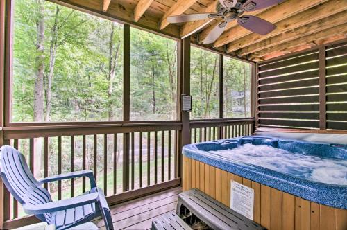 A-Frame Cabin with Hot Tub Less Than 1 Mi to Ober Gatlinburg in Gatlinburg, USA