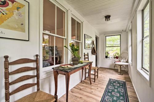 Millburn House with Deck - Walk to NYC Transit!