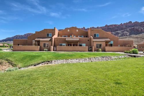 Moab Townhome with Patio - 11 Mi to Arches NP! in Moab, USA