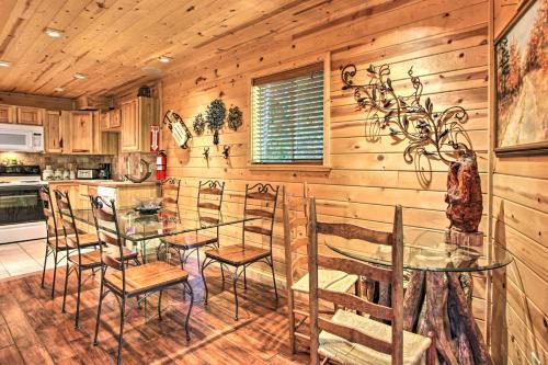 Rustic Gatlinburg Chalet with Hot Tub 2 Mi to Town in Gatlinburg, USA
