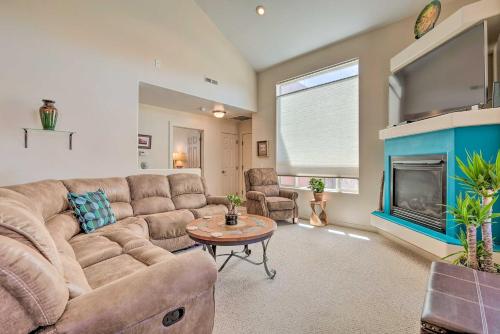 Moab Townhome with Patio - 11 Mi to Arches NP! in Moab, USA