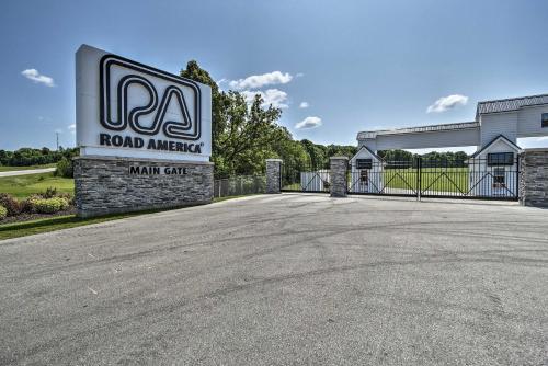 Elkhart Lake Townhome Mins to Road America! - image 3