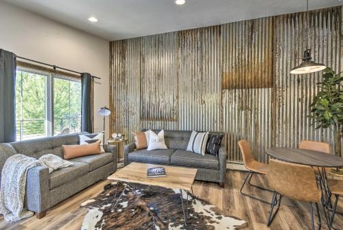 Elkhart Lake Townhome, Mins to Road America!