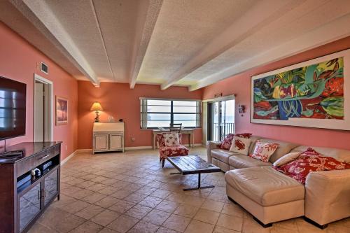 Waterfront Vero Beach Condo with Ocean-View Balcony in Vero Beach, USA