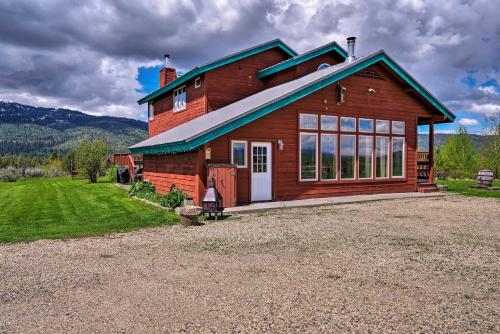 Spacious Riverfront Retreat on 10 Private Acres! - image 2