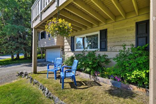 Theater Room and Fire Pit Anchorage Family Retreat in 기타