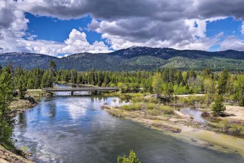 Spacious Riverfront Retreat on 10 Private Acres! - image 6