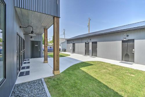 Elkhart Lake Townhome - 3 Mi to Road America! - image 5