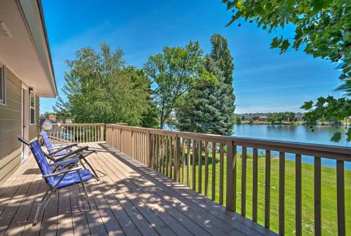 Lake House with Dock & Hot Tub - 1Mi to Surf 'n Slide - Moses Lake