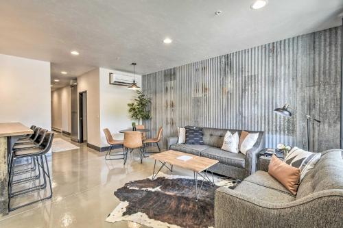 Elkhart Lake Townhome - 3 Mi to Road America! in Elkhart Lake, USA