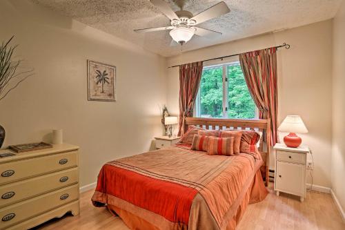Pocono Lake Cabin 1 Mile From Arrowhead Lake! - image 5