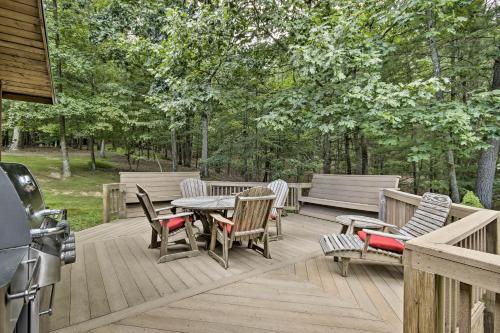 Creekside Berkeley Springs Cabin on 35 Acres! - image 6