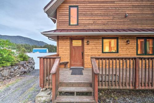 Ketchikan Apt - Walk to Refuge Cove Beach! - Loring, AK