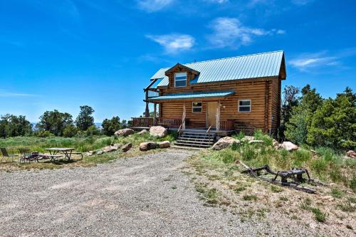 Pet-Friendly Moab Cabin with Mtn Views and BBQ!