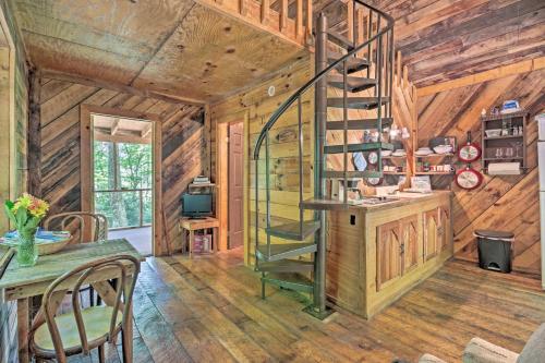 Creekside Cabin with Deck in Pisgah Forest! in Barnardsville, USA