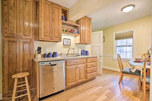 Lexington Getaway with Backyard Deck Less Than 2 Mi to UK! in Lexington (KY)