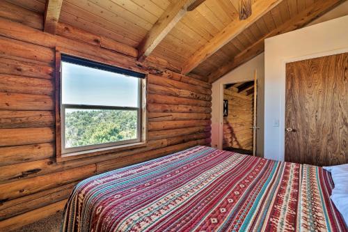 Pet-Friendly Moab Cabin with Mtn Views and BBQ!