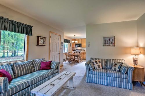 Charming Higgins Lake Cottage with Shared Dock! - image 6