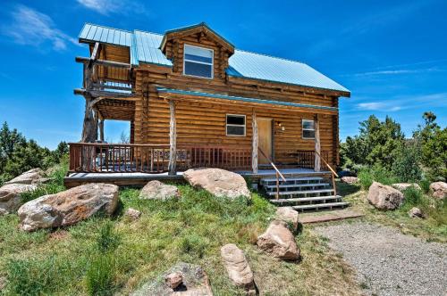B&B Moab - Pet-Friendly Moab Cabin with Mtn Views and BBQ! - Bed and Breakfast Moab