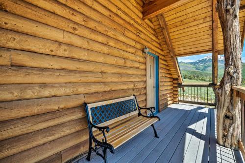 Pet-Friendly Moab Cabin with Mtn Views and BBQ!