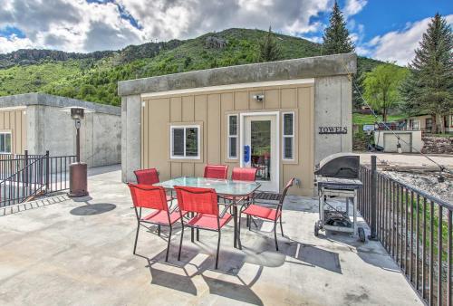 Lovely Lava Hot Springs Studio Walk to Pools - main image