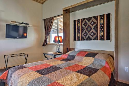 5-Acre Moab Studio with BBQ and Stunning Mtn Views in Moab, USA