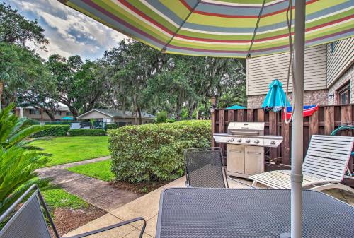 . St Simons Island Townhome with Stone Patio and Pool!