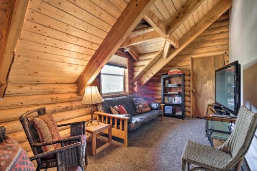 Cabin w/ Fire Pit, Views & BBQ: 18 Mi to Moab! in La Sal (UT)