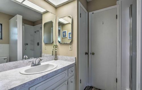 Riverfront Dunnellon Home with Dock and Solarium! - image 7