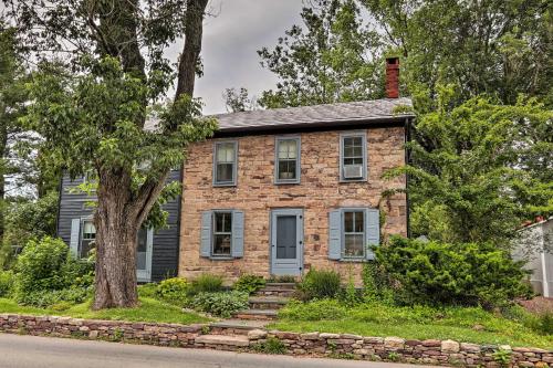Stunning Home by the Delaware River with Hot Tub! - image 8