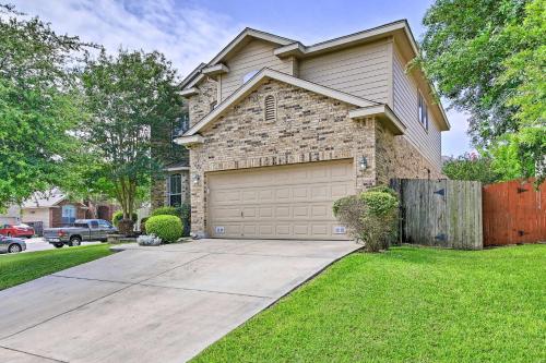 Home with Patio Mins to SeaWorld and Lackland AFB! - main image