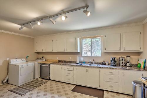 Bisbee House with Private Yard Parking Grill! - image 2