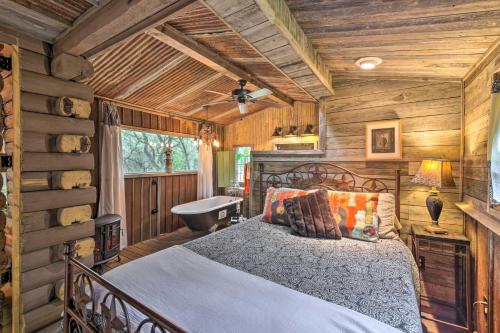 Inn the Woods Family Cabin with Hot Tub and Fire Pit