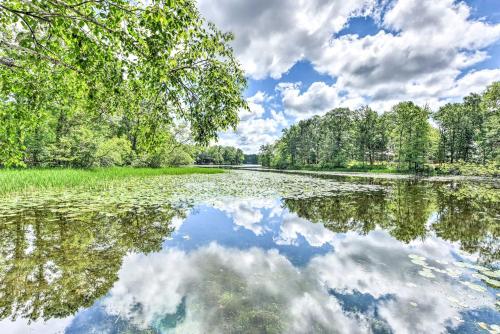 Fishermens Paradise with Fire Pit on Rice Lake!