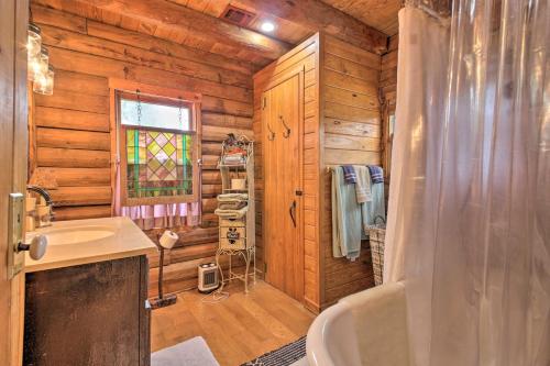 Inn the Woods Family Cabin with Hot Tub and Fire Pit