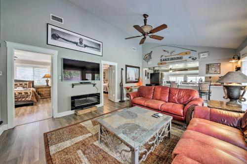Renovated Lake LBJ Home with Pvt Dock and Patio! in 伯尼特