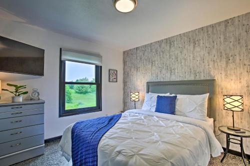 Traverse City Getaway with Grill, 1Mi to Silver Lake!