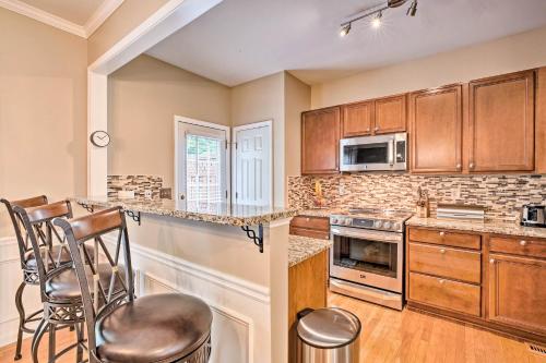 Townhome about 1 Mi to Kennesaw State University! - main image