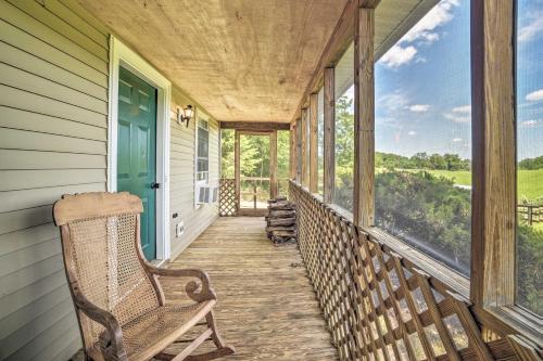 . Cozy Rixeyville Cottage with Deck, Grill, and Stabling