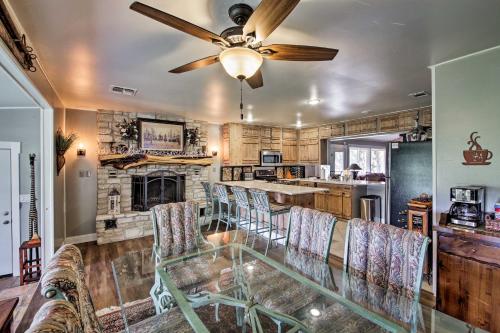 Renovated Lake LBJ Home with Pvt Dock and Patio! in 伯尼特