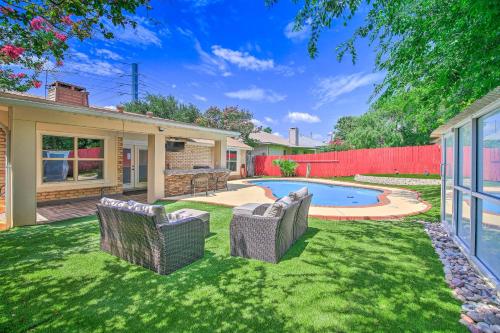 San Antonio Oasis with Hot Tub, Pool and Outdoor Bar!