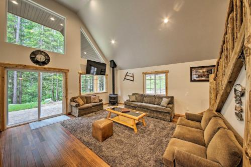 Spacious Cabin By Priest Lake and Elkins Resort