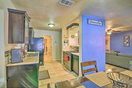 San Antonio Oasis with Hot Tub, Pool and Outdoor Bar! in San Antonio, USA
