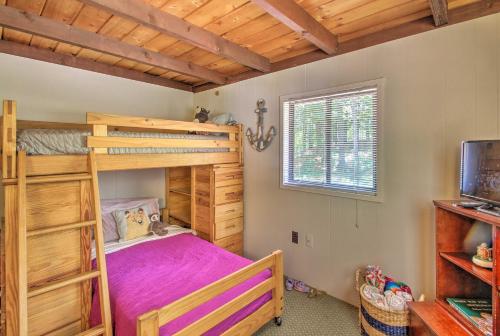 Lake Arrowhead Waterfront Cabin with Deck and Grill - image 5