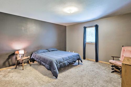 Elwood Townhome with Patio 7 Mi to Johnson Lake - image 5
